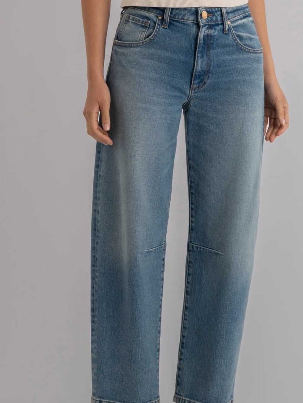 Ashton High Waist Ankle Barrel Jeans - Light Blue
